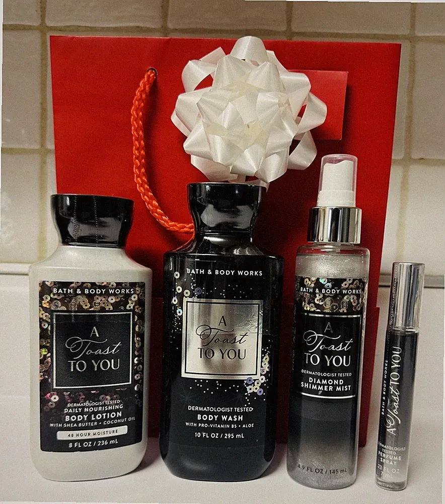 Bath &Body Works A TOAST TO YOU PERFUME LOTION WASH DIAMOND SHIM MIST Gift Set/4