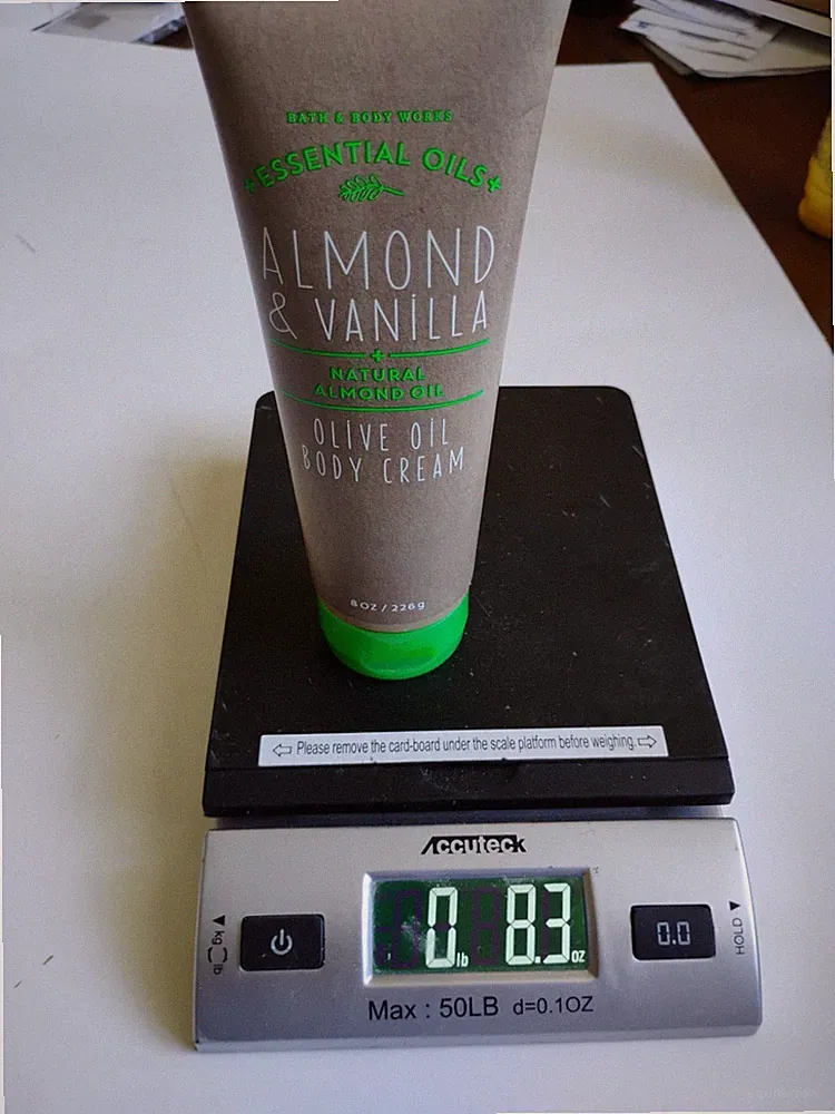 Bath & Body Works Essential Oils Almond Vanilla Olive Oil Body Cream 8oz RETIRED