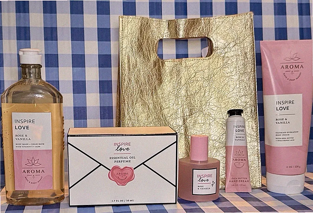 Bath & Body Works Rose+Vanilla 4 Piece PERFUME Gift Set -Gold/Gold Glitter Tote